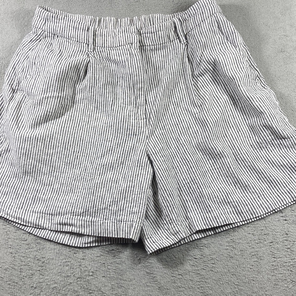 Old Navy Shorts Women Size Large Black & White Stripes Elastic Pull on Waist